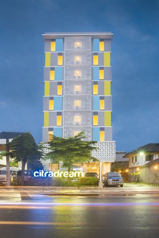 Citradream Semarang - Hotel Building View