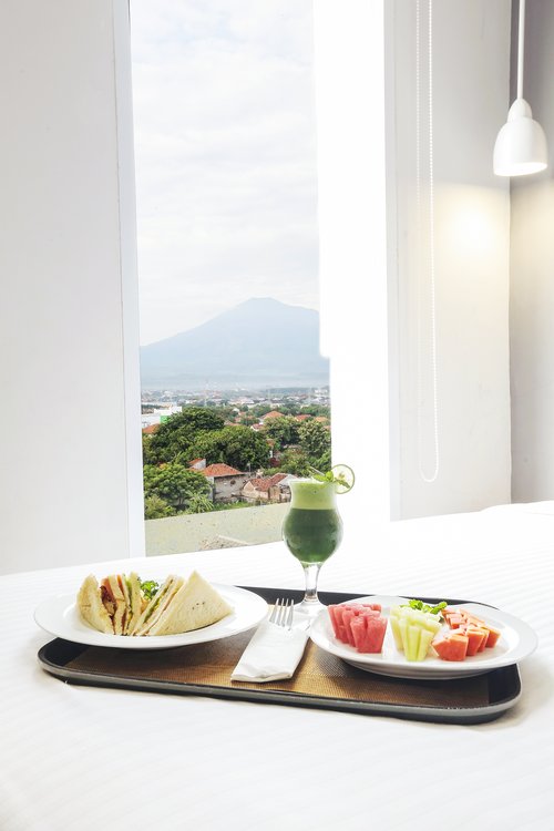 Citradream Cirebon - Hotel View with Food